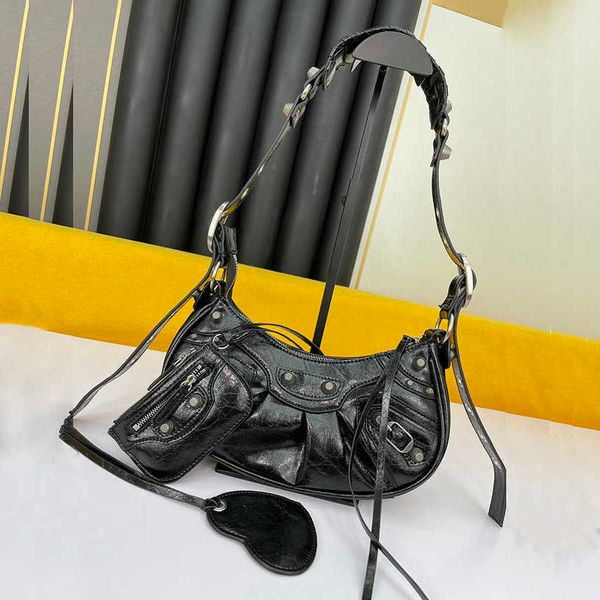 7a quality 2022 women lady le cagole motorcycle shoulder bags luxury designers genuine leather crossbody clutch wallet purse pochette retro
7a quality 2022 women lady le cagole motorcycle shoulder bags luxury designers genuine leather crossbody clutch wallet purse pochette retro