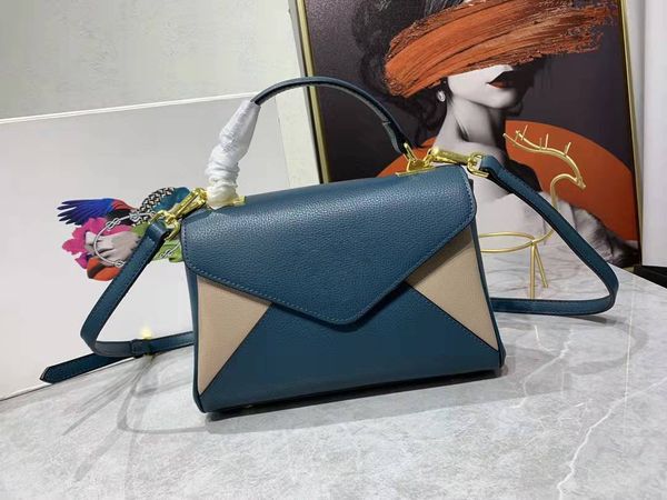 prad bag bags hand-held single shoulder cross-body new matching color presbyopia drawstring the latest counter bucket imported leather bag e
prad bag bags hand-held single shoulder cross-body new matching color presbyopia drawstring the latest counter bucket imported leather bag e