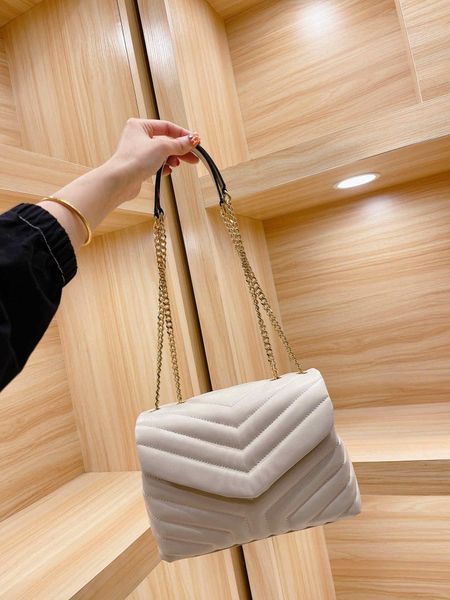 2022 leather ladies bags lady shoulder bag luxury designer crossbody purses backpack fashion chain handbag clutch purse wallet metal letter, Red;black
2022 leather ladies bags lady shoulder bag luxury designer crossbody purses backpack fashion chain handbag clutch purse wallet metal letter, Red;black