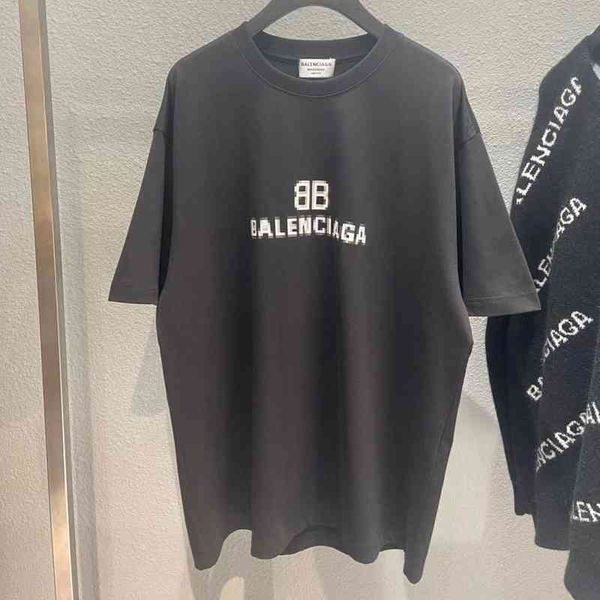 2022 designer bal t shirt original paris home 22 letter os version men's and women's same b short sleeve t-shirt, White;black
2022 designer bal t shirt original paris home 22 letter os version men's and women's same b short sleeve t-shirt, White;black