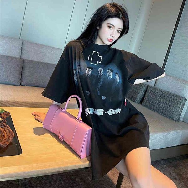 2022 summer new paris chariot wash print embroidery men's and women's fashion brand loose couple large t-shirt, White;black
2022 summer new paris chariot wash print embroidery men's and women's fashion brand loose couple large t-shirt, White;black