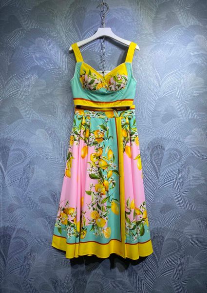 2022 european and american two piece dress suspender jacket high waist lemon print skirt, White
2022 european and american two piece dress suspender jacket high waist lemon print skirt, White
