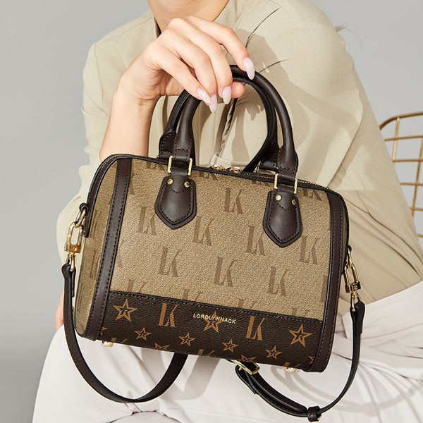 style single shoulder straddle handbag big brand luxury designers mothers bag handbags womens bag large decor bag
style single shoulder straddle handbag big brand luxury designers mothers bag handbags womens bag large decor bag