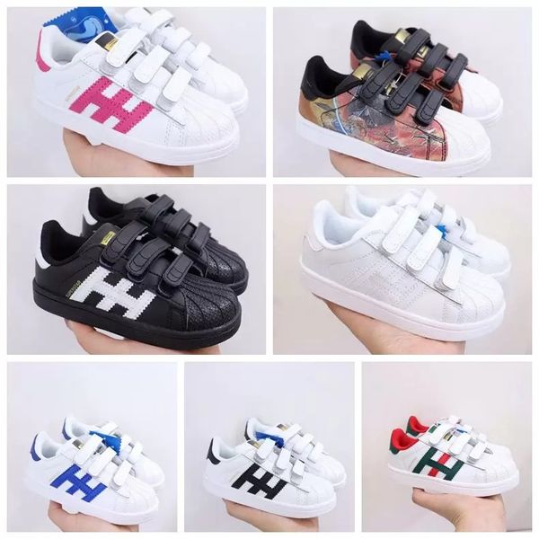 2022 youth big designer kids shoes child toddler smith superstar girls children boys baby leather skateboarding casual sport track outdoor a, Black
2022 youth big designer kids shoes child toddler smith superstar girls children boys baby leather skateboarding casual sport track outdoor a, Black