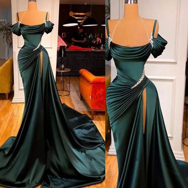2022 elegant dark green mermaid evening dresses stunning off-the-shoulder mermaid prom dress ruffles with high split long vestid, Black;red
2022 elegant dark green mermaid evening dresses stunning off-the-shoulder mermaid prom dress ruffles with high split long vestid, Black;red