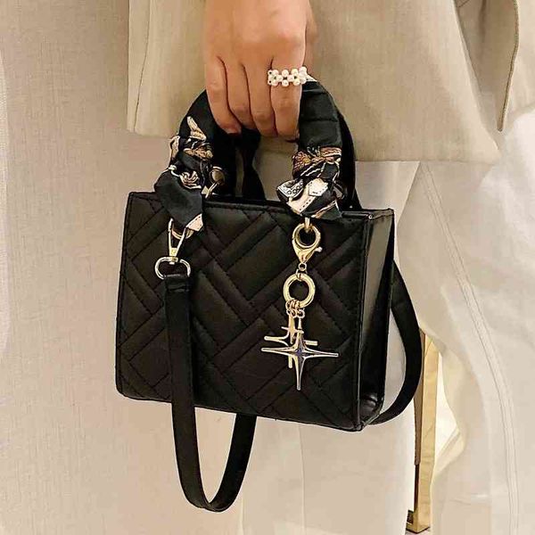 female new 2022 fashion high-grade shoulder latticesophisticated ladies luxury elegant evening bag clutch
female new 2022 fashion high-grade shoulder latticesophisticated ladies luxury elegant evening bag clutch