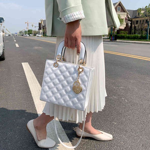 embroidered new women's portable fashion small square luxury ladies shoulder bag