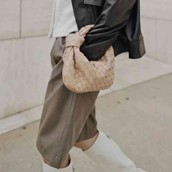 original edition venetas's designer bottegass's & handbags jodie be woven bag women's dumpling knot holding cloud small minor
original edition venetas's designer bottegass's & handbags jodie be woven bag women's dumpling knot holding cloud small minor