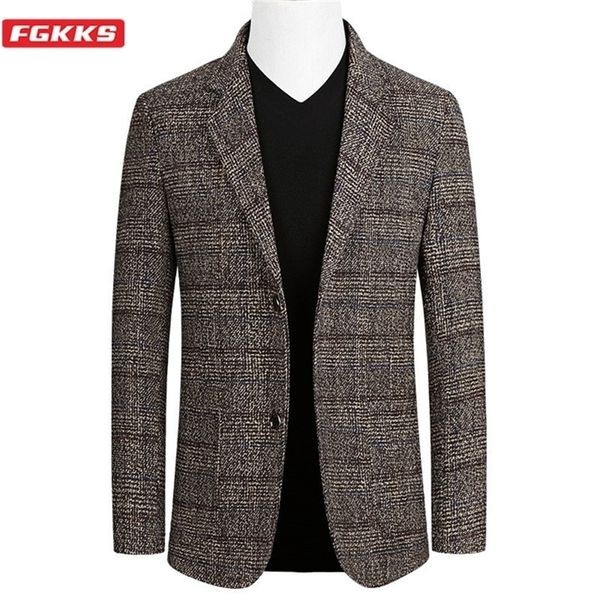 fgkks short blazer mens plaid british stylish male blazer suit jacket business casual one button blazer for men regular lj201103, White;black
fgkks short blazer mens plaid british stylish male blazer suit jacket business casual one button blazer for men regular lj201103, White;black