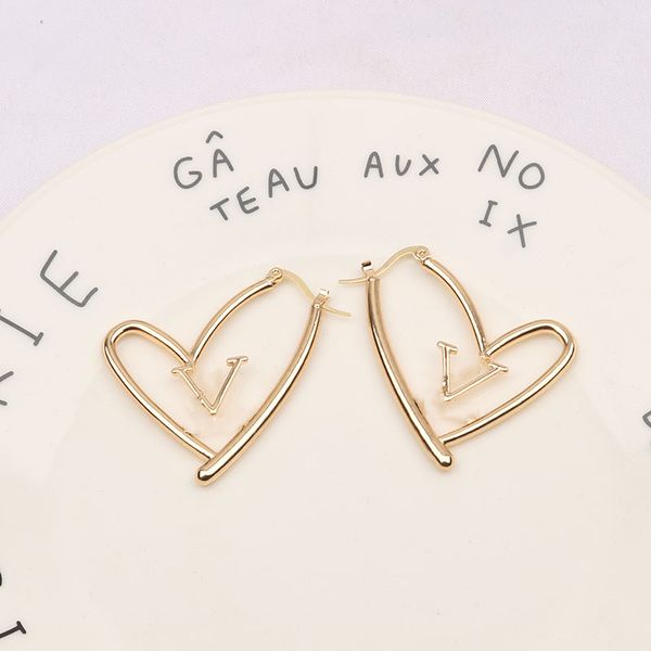 designer jewelry luxury ladies earrings classic heart hoop earrings fashion style studs gold plated brand earrings girls christmas gifts, Silver
designer jewelry luxury ladies earrings classic heart hoop earrings fashion style studs gold plated brand earrings girls christmas gifts, Silver