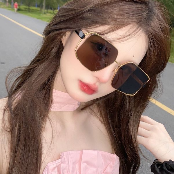 50% discount for factory direct salesd family irregular large frame sunglasses women's korean fashion hollow out ultraviolet sunglasses, White;black
50% discount for factory direct salesd family irregular large frame sunglasses women's korean fashion hollow out ultraviolet sunglasses, White;black
