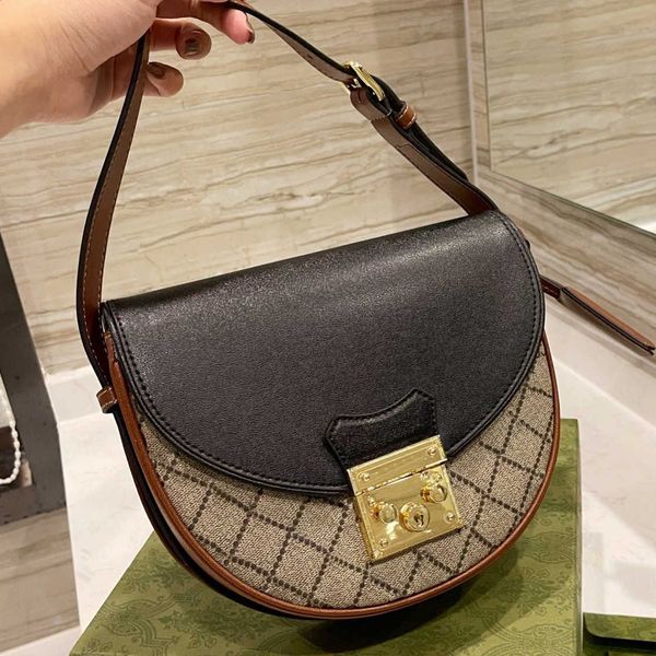 evening bags saddle semicircle bag fashion shoulder luxury designer brand bags handbags women chains mobile phone wallet mini cross body
evening bags saddle semicircle bag fashion shoulder luxury designer brand bags handbags women chains mobile phone wallet mini cross body