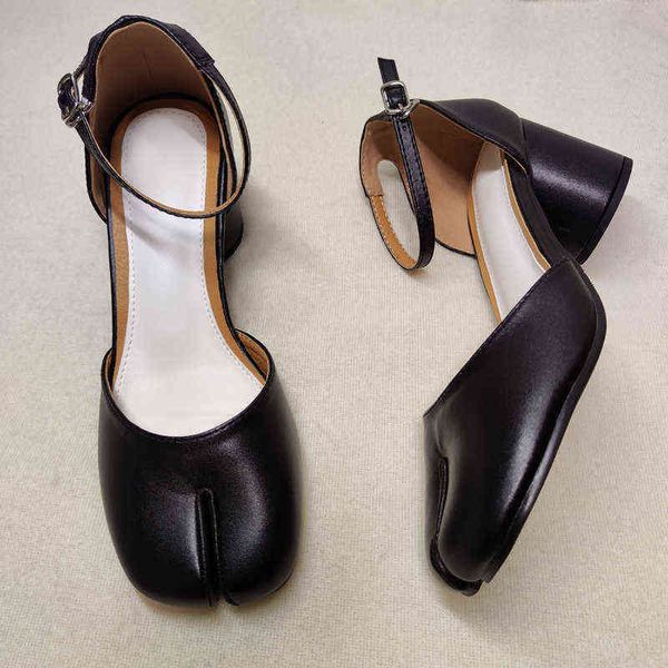 dress shoes pump women split toe woman 6cm heel ladie high pig feet shallow sandal round 220718, Black
dress shoes pump women split toe woman 6cm heel ladie high pig feet shallow sandal round 220718, Black