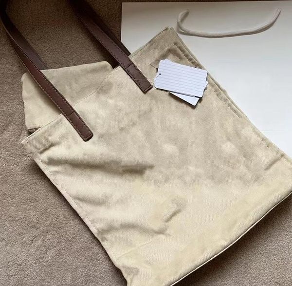 fashion designer women letter logo canvas new style leisure totes simple high capacity shopping bags inside wallet design solid color should
fashion designer women letter logo canvas new style leisure totes simple high capacity shopping bags inside wallet design solid color should