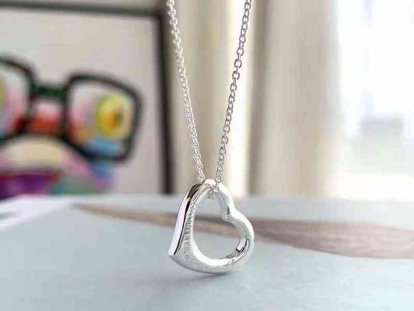 2dto t family s925 heart-shaped necklace hollow out love clavicle chain simple temperament valentine's day gift, Black
2dto t family s925 heart-shaped necklace hollow out love clavicle chain simple temperament valentine's day gift, Black