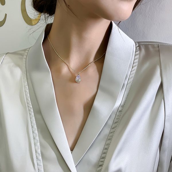 korean dongdaemun earrings romantic water drop crystal eardrops simple temperament female micro inlaid craft ear studs earrings wholesale, Golden
korean dongdaemun earrings romantic water drop crystal eardrops simple temperament female micro inlaid craft ear studs earrings wholesale, Golden