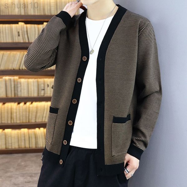 -2022 men's fall color-blocking casual cardigan sweater youth single-breasted pinstripe sweater l220801, White;black
-2022 men's fall color-blocking casual cardigan sweater youth single-breasted pinstripe sweater l220801, White;black