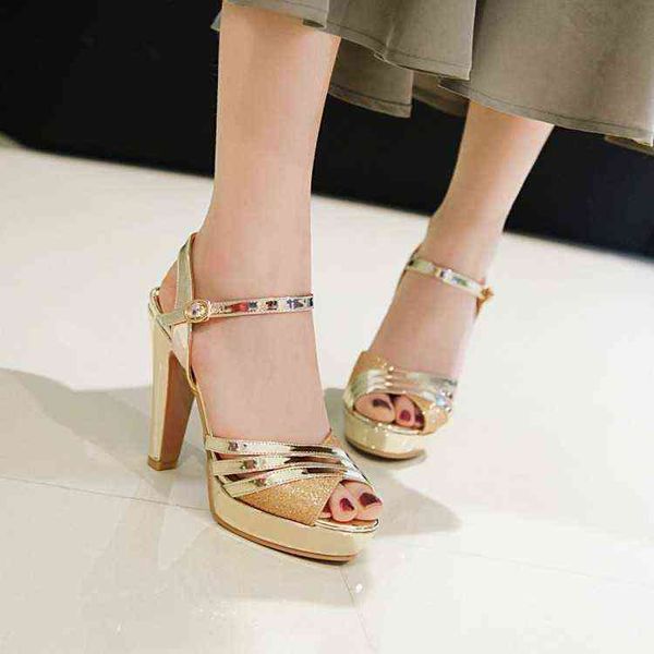 2022 summer thick heeled high-heeled sandals women's shoes large 40-43 waterproof platform flat belt wrap heel, Black
2022 summer thick heeled high-heeled sandals women's shoes large 40-43 waterproof platform flat belt wrap heel, Black
