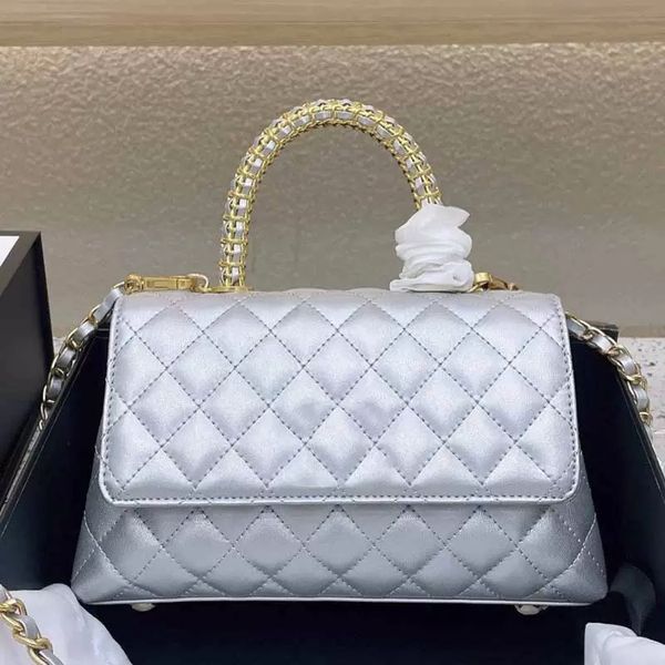 22ss 24cm women luxury flap mini bags solid color genuine leather crossbody designer bags handbags gold-tone metal chains timeless diamond q
22ss 24cm women luxury flap mini bags solid color genuine leather crossbody designer bags handbags gold-tone metal chains timeless diamond q