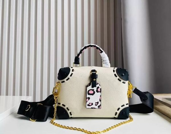 hh luxurys designers leopard print bags handbag petite malle souple bag luggage tag trunk purse wallet versatility letter chain wild at, Red;black
hh luxurys designers leopard print bags handbag petite malle souple bag luggage tag trunk purse wallet versatility letter chain wild at, Red;black