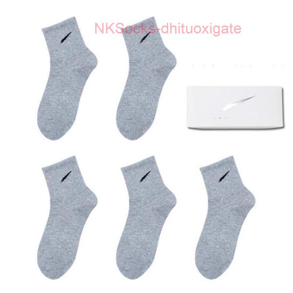 fashion classic men's socks gift box stockings hook brand black white gray medium tube sports cotton sweat absorbing sock men women lux
fashion classic men's socks gift box stockings hook brand black white gray medium tube sports cotton sweat absorbing sock men women lux