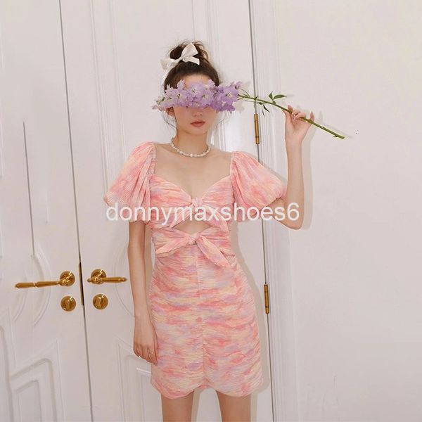 casual dresses special care machine lace up crimping slim print dress 21 age reduced square neck bubble sleeve hip wrap skirt, Black;gray
casual dresses special care machine lace up crimping slim print dress 21 age reduced square neck bubble sleeve hip wrap skirt, Black;gray
