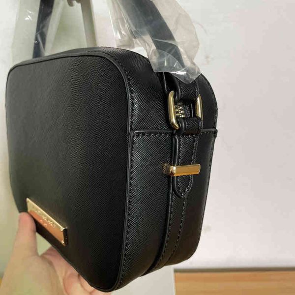 kurt eagle head camera bag single shoulder messenger small square bag inventory hardware micro defects lady purse 220715
kurt eagle head camera bag single shoulder messenger small square bag inventory hardware micro defects lady purse 220715