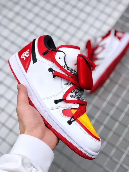 shoes mens 1s lows jumpman 1 low chicago tiger basketball shoe sports sneakers real leather color white/red 36-47
shoes mens 1s lows jumpman 1 low chicago tiger basketball shoe sports sneakers real leather color white/red 36-47