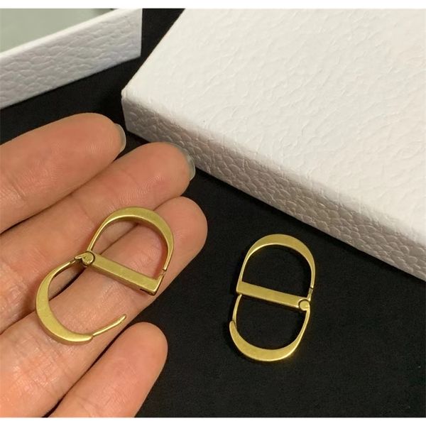 classic letter earrings women's simple and versatile temperament earrings, Golden
classic letter earrings women's simple and versatile temperament earrings, Golden