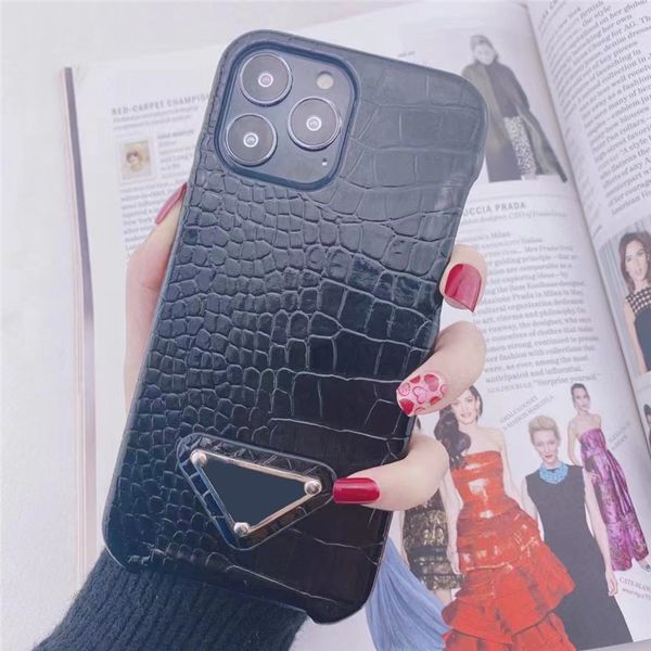 Triangular nameplate PU leather fashion phone Cases for iPhone 14Plus 14PROMAX 12 Pro Max 13 Mini 11 ProMax XR XSMax 8Plus luxury Designer, Green
Triangular nameplate PU leather fashion phone Cases for iPhone 14Plus 14PROMAX 12 Pro Max 13 Mini 11 ProMax XR XSMax 8Plus luxury Designer, Green