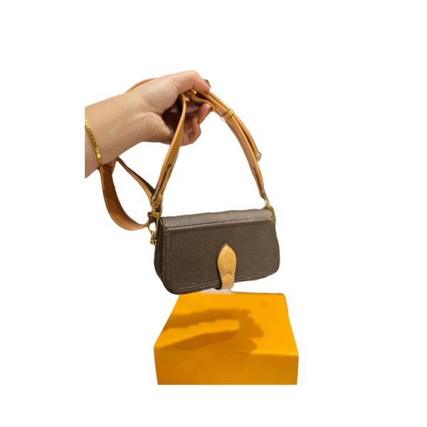 cross body mini bag retro officer's bag paris set women crossbody genuine handbags purses lady tote bags coin purse three item
cross body mini bag retro officer's bag paris set women crossbody genuine handbags purses lady tote bags coin purse three item
