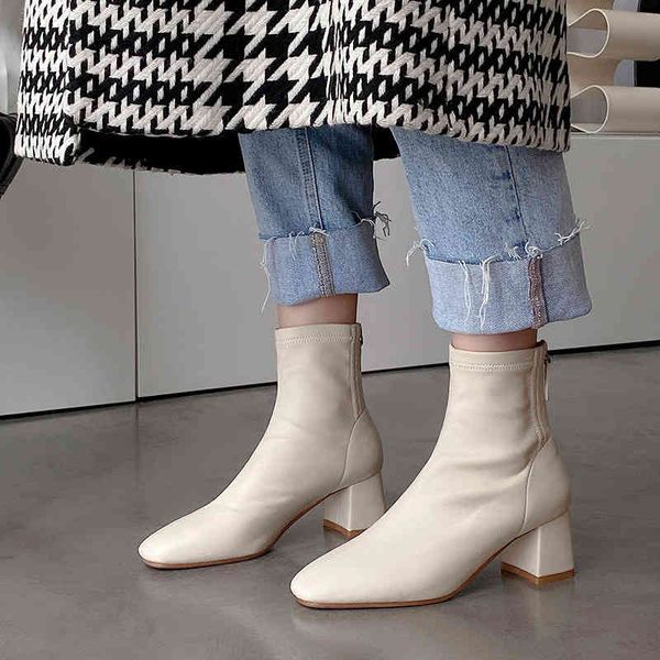 boots the same autumn and winter thick heel short boots women's net red thin spring single versatile socks 30cm, Black
boots the same autumn and winter thick heel short boots women's net red thin spring single versatile socks 30cm, Black