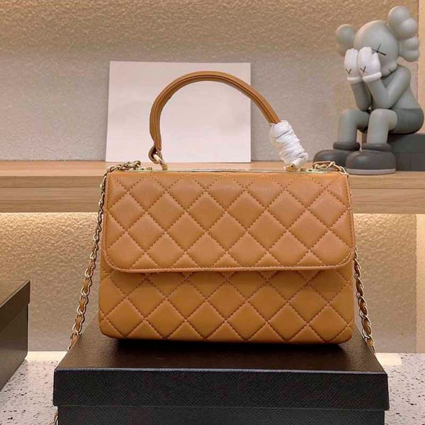 ladies cover french designer bags genuine leather solid color handle handbags designers high capacity gold-tone metal chain hardware crossbo
ladies cover french designer bags genuine leather solid color handle handbags designers high capacity gold-tone metal chain hardware crossbo