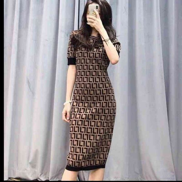 2022 summer new classic letter personalized temperament thin round neck high waist slim fit style knitted dress, White
2022 summer new classic letter personalized temperament thin round neck high waist slim fit style knitted dress, White