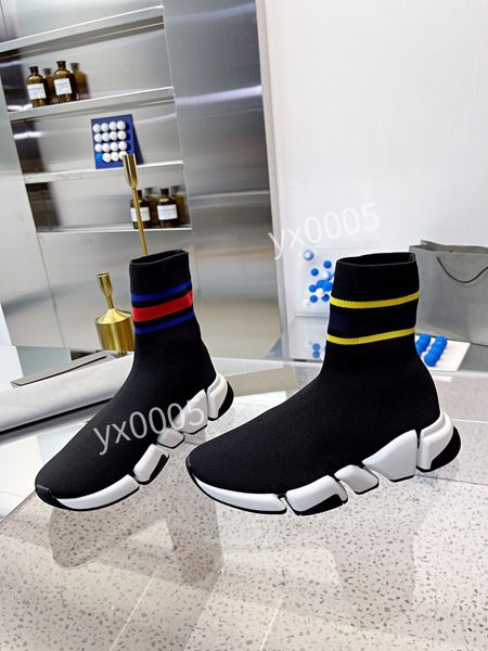 designer casual shoes platform black mens woman trainer runner sneaker sock shoe master embossed lady womens speeds booties paris ly220113
designer casual shoes platform black mens woman trainer runner sneaker sock shoe master embossed lady womens speeds booties paris ly220113
