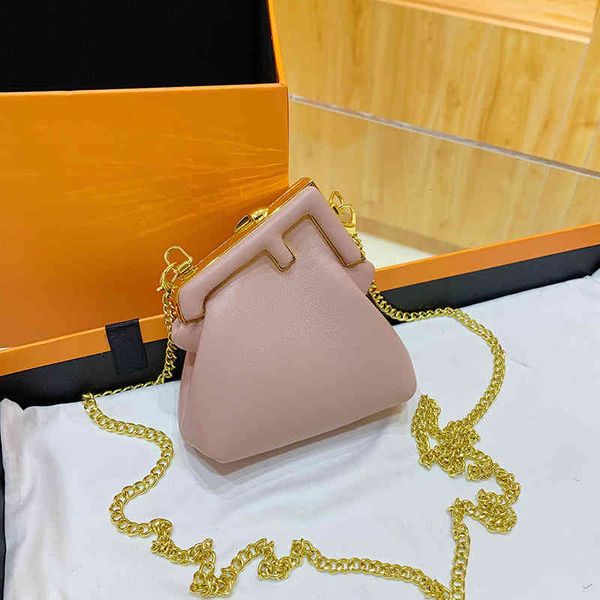 2022 new designer handbags female spring clip mouth popular color single mini messenger chain 
2022 new designer handbags female spring clip mouth popular color single mini messenger chain