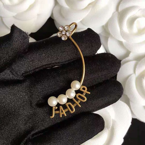 2022 new jewelry accessories new star unilateral ear clip women's net red fashion pearl earrings, Black
2022 new jewelry accessories new star unilateral ear clip women's net red fashion pearl earrings, Black