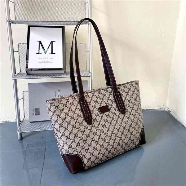 contrast bag women's 2021 autumn and winter new euphemism design fashion printing large capacity tote bag single shoulder bags
contrast bag women's 2021 autumn and winter new euphemism design fashion printing large capacity tote bag single shoulder bags