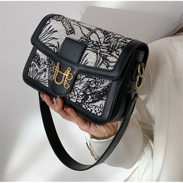 this year's popular women's summer fashion versatile messenger texture single armpit small square 70% off wholesale sales
this year's popular women's summer fashion versatile messenger texture single armpit small square 70% off wholesale sales
