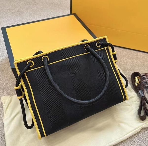 fashion new style embroidery letter totes women simple shopping bags designer large capacity canvas luxury brand shoulder bag
fashion new style embroidery letter totes women simple shopping bags designer large capacity canvas luxury brand shoulder bag