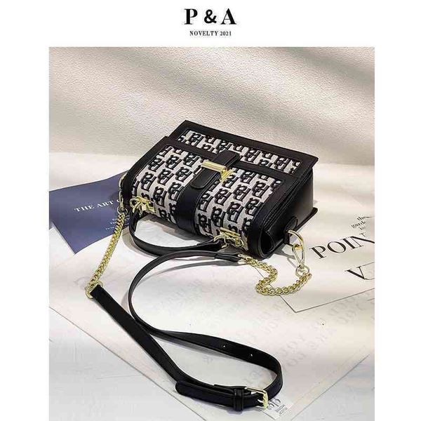classic women's new canvas small square fashion messenger embroidery versatile one shoulder handbag handbags
classic women's new canvas small square fashion messenger embroidery versatile one shoulder handbag handbags