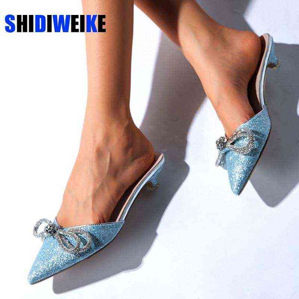 slippers slippers voor vrouwen zomer mules puntschoen slides slip on luxe schoenen backless loafers party bling boog lage hak vrouwen pompen, Black
slippers slippers voor vrouwen zomer mules puntschoen slides slip on luxe schoenen backless loafers party bling boog lage hak vrouwen pompen, Black
