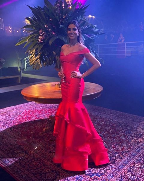 red mermaid party dresses women evening off the shoulder tiered skirt fitted floor length prom gowns, Black;red
red mermaid party dresses women evening off the shoulder tiered skirt fitted floor length prom gowns, Black;red