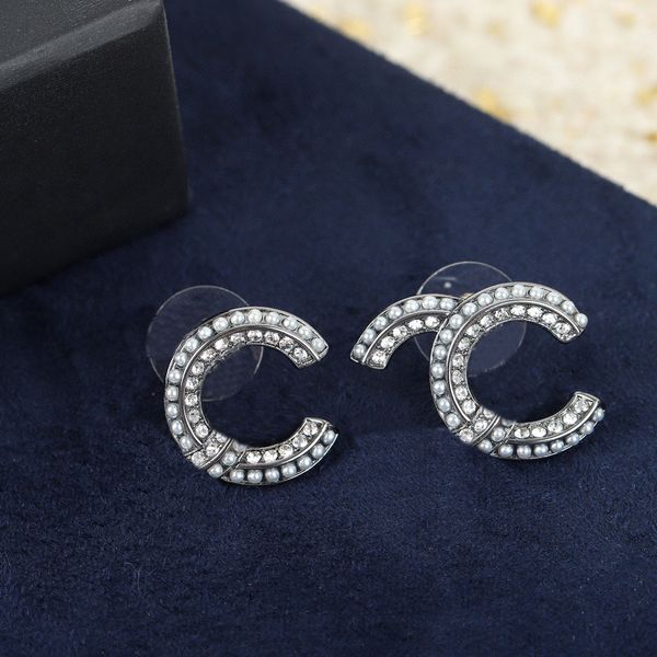 2022 charm stud earring with diamond nature shell beads in black and 18k gold plated for women wedding jewelry gift have box stamp ps4089a, Golden
2022 charm stud earring with diamond nature shell beads in black and 18k gold plated for women wedding jewelry gift have box stamp ps4089a, Golden