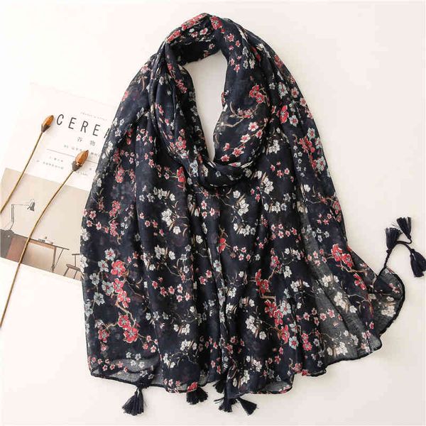 autumn and winter warm soft cotton linen h feel scarf silk female tibetan green small broken flower four corner braid must thin, Blue;gray
autumn and winter warm soft cotton linen h feel scarf silk female tibetan green small broken flower four corner braid must thin, Blue;gray