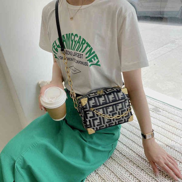 52% off online factory wholesale handbag fashion version ins trendy straight urban simple chain bag
52% off online factory wholesale handbag fashion version ins trendy straight urban simple chain bag