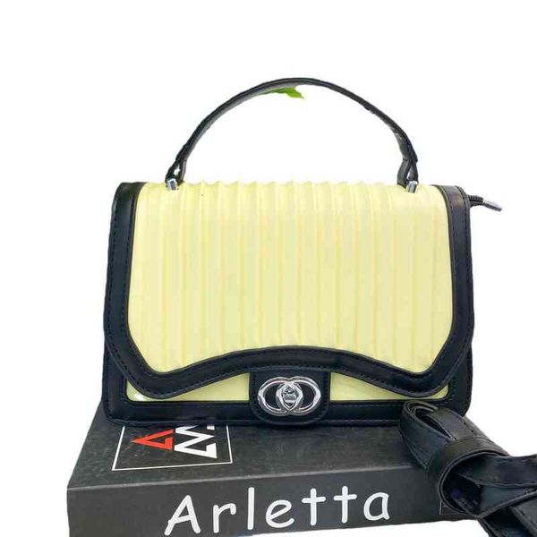 2022 women's atmospheric personality bag diagonal bags women purse and handbags wholesale
2022 women's atmospheric personality bag diagonal bags women purse and handbags wholesale
