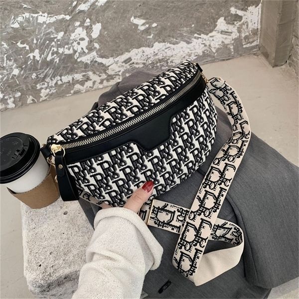 wanghong tiaodi small women's fashion versatile waist one messenger chest design purses online
wanghong tiaodi small women's fashion versatile waist one messenger chest design purses online