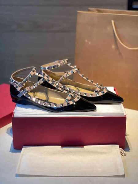 dress shoes home rivet pointed high heels patent leather flat shoes years bandage thin heel sandals, Black
dress shoes home rivet pointed high heels patent leather flat shoes years bandage thin heel sandals, Black