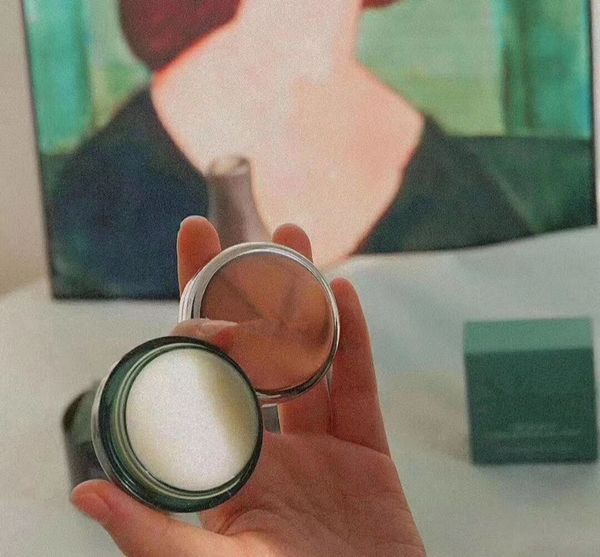 selling moistuizing the lip balm 9g/pcs lip skin care shopping
selling moistuizing the lip balm 9g/pcs lip skin care shopping